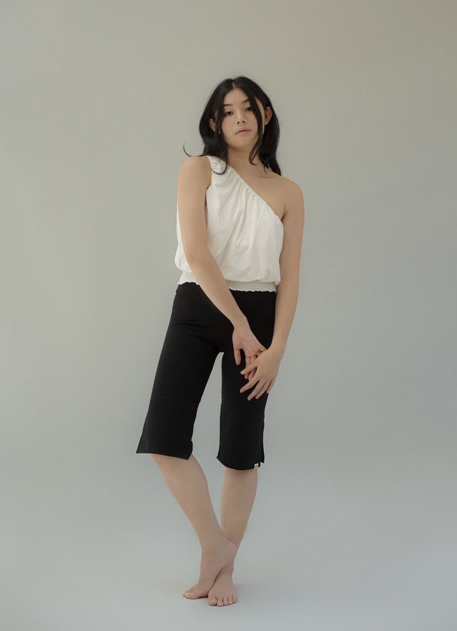 One shoulder shirring top_Off white